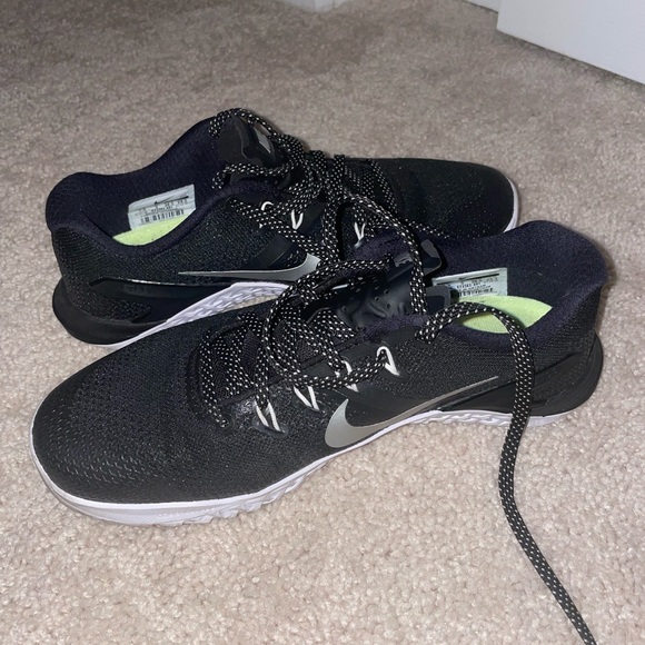 Black Nike Metcon Training Shoes | Women’s size 7.5 - Picture 2 of 5